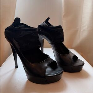 Women's Black Platform Peep-Toe High Heels